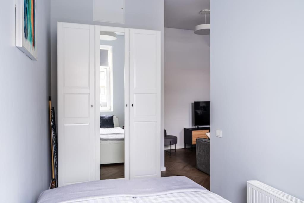 Modern Flat In Old Town Kaunas - Free Parking & Self Check-In Exterior foto